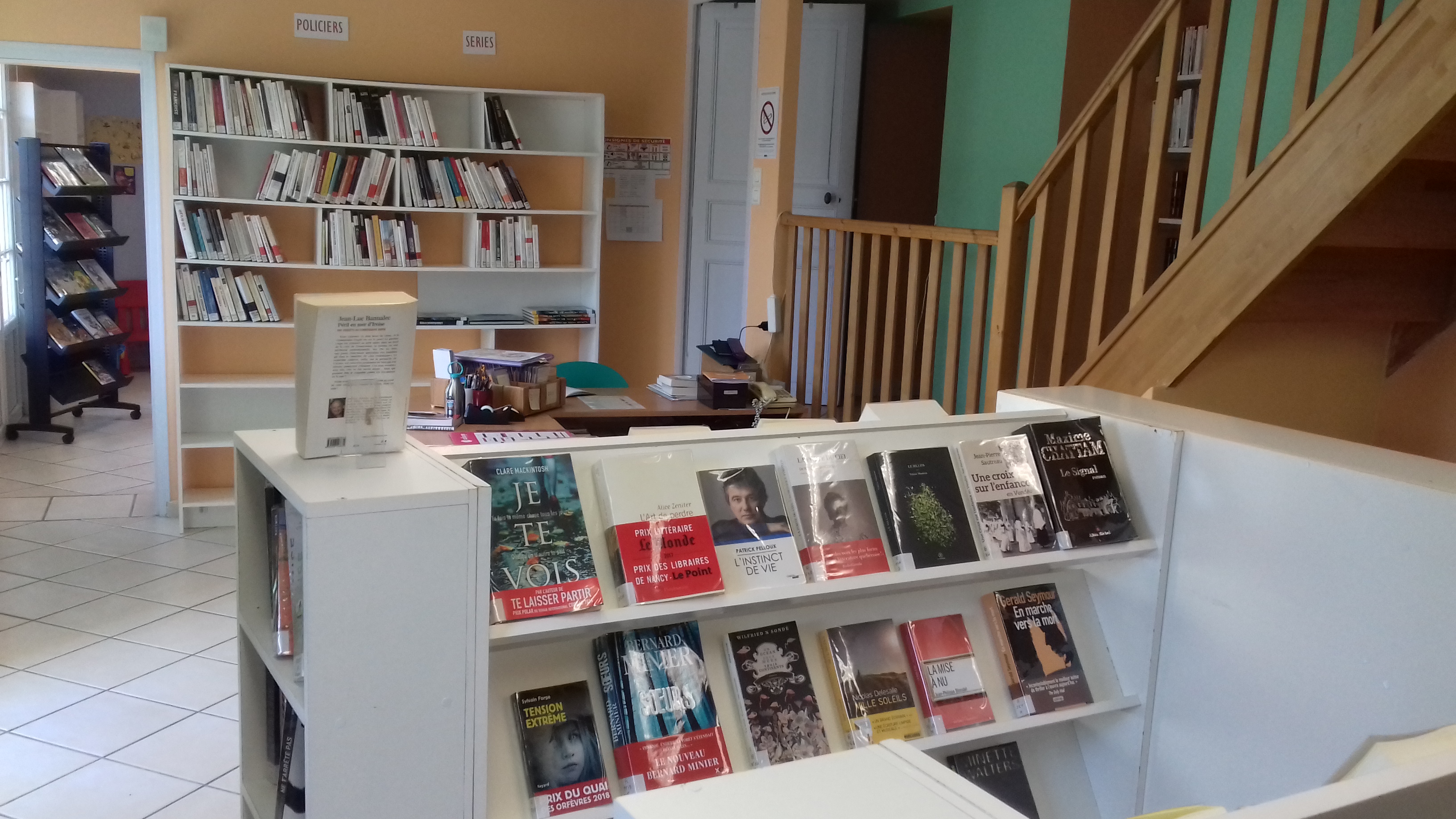 Intérieur de la bibliothèque municipale de Sainte-Hermine